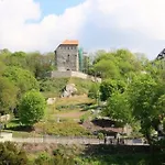 아파트 Helmis